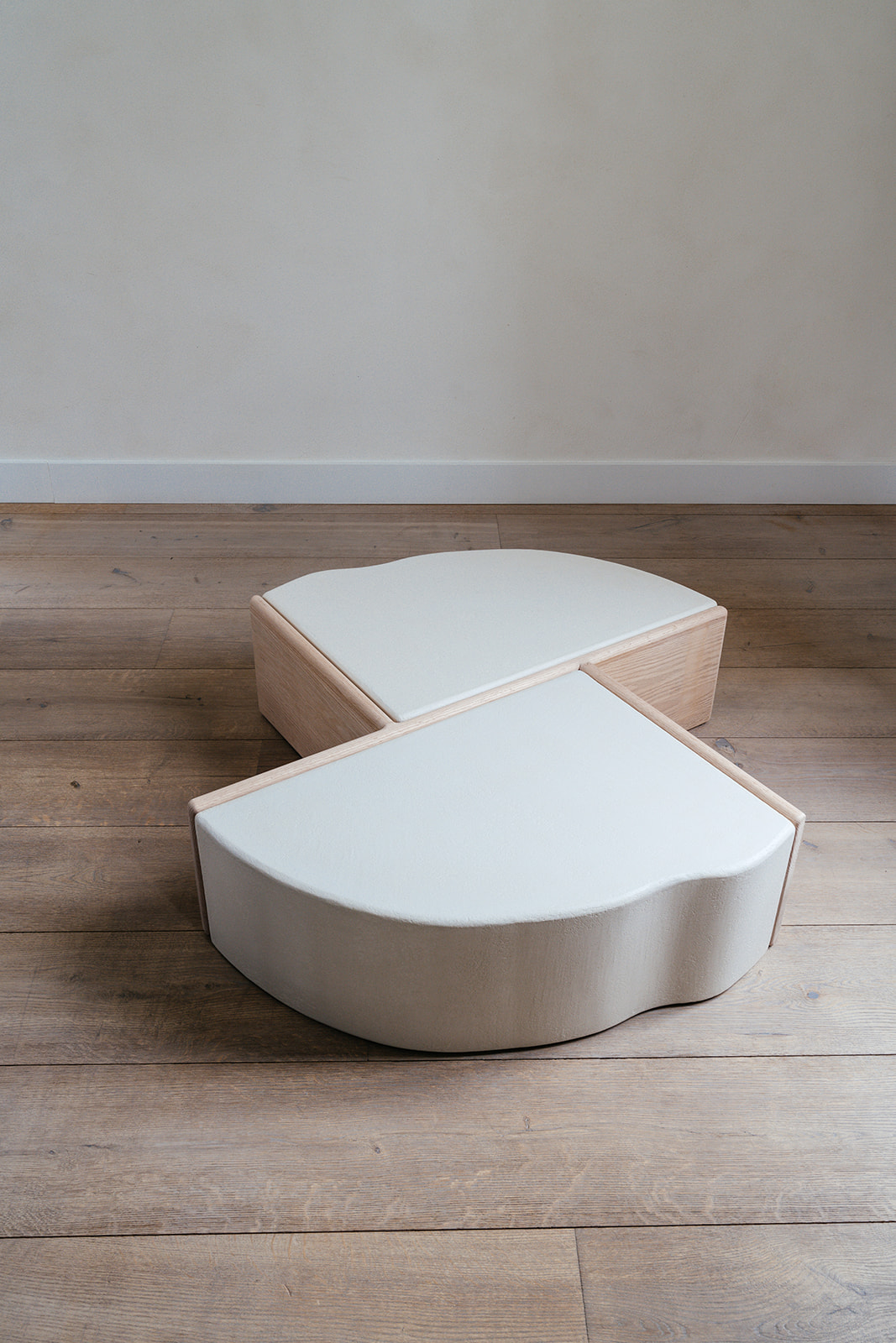 FLINT GRID ROUND design coffee table